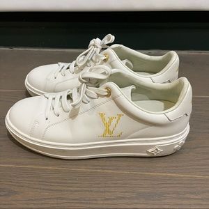 Louie Vuitton Time out sneaker size 39